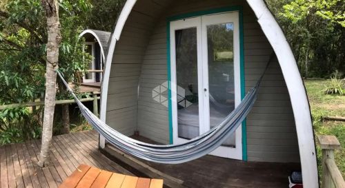 Terreno à venda em Garopaba com 4 Cabanas no Morro da Encantada