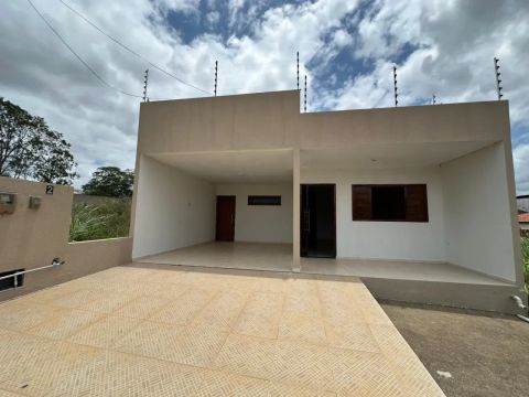 Casa para Locação em Arapiraca, Canafistula, 3 dormitórios, 1 suíte, 2 banheiros