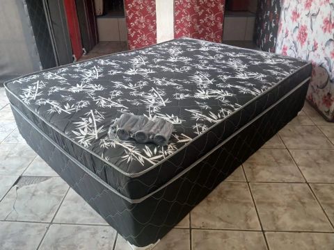 Cama casal nova de espuma valor 350$ já com a entrega.
