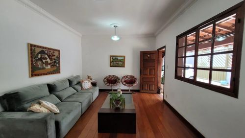 Linda casa bairro Jardim Paquetá em Belo Horizonte.