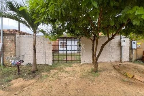  Casa com 1 Suíte em Localização Privilegiada - 255m² para Seu Conforto! 