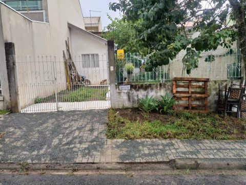 Feliz é quem compra ! Bairro nobre com preço de região metropolitana.