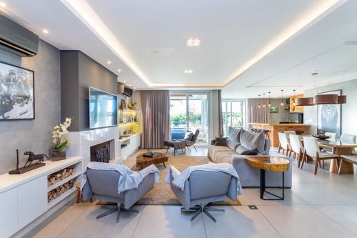 Venda de Casa em Condomínio em Porto Alegre-RS, bairro Terra Ville com 395m² Área Const.
