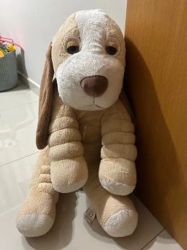 Cachorro de pelúcia grande sem detalhes 