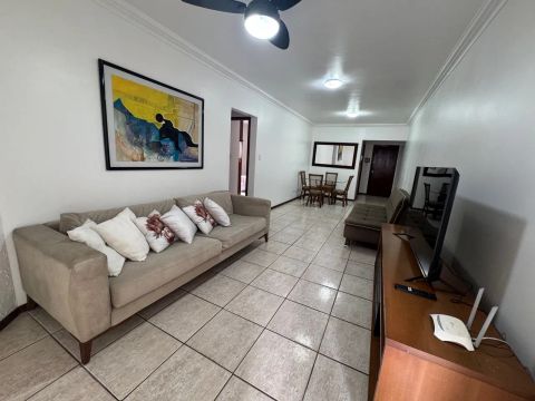 Centro, 2 quartos, amplo, mobiliado, Wi-Fi . Garagem Aluguel de Março a Dezembro 2024. 