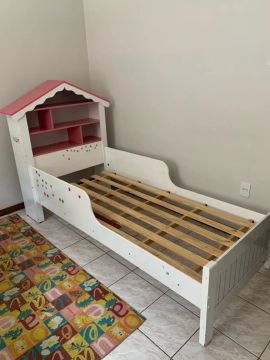 Cama infantil Princesa/ Casinha (solteiro)