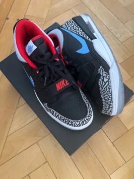 Tenis Air Jordan Legacy 312 low black valor blue tamnho 41