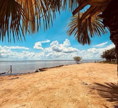 Vendo chácara na beira do lago 