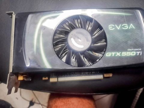 Placa de vídeo GTX 550 TI leia 