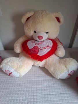 Urso de Pelúcia Gigante com Coração