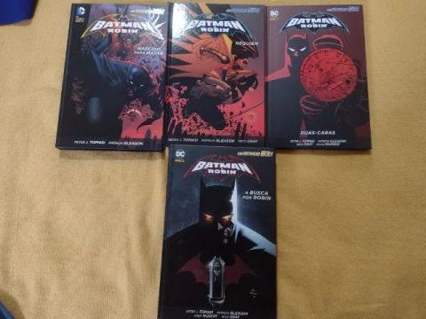 HQ COLEÇÃO COMPLETA BATMAN E ROBIN NOVOS 52 4 VOLUMES NASCIDO PARA MATAR -  REQUIEM - DUAS