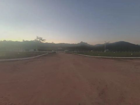 Terreno  medindo 400 m2 com entrada de R$8 mil e mensais de R$398,00