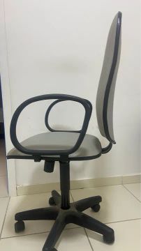 Cadeira de Escritório Giratória com Rodas
