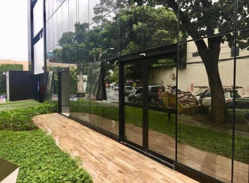 Aluga sala comercial Top (novinha) Empresarial Camilo Brito  