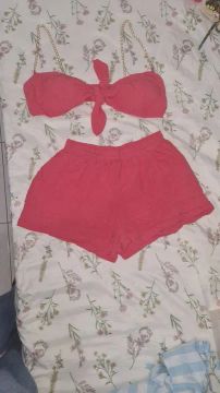Conjunto de top com amarração e bermuda