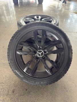 Rodas 18 Mercedes Benz com pneu