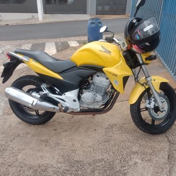CB 300 ano 2013