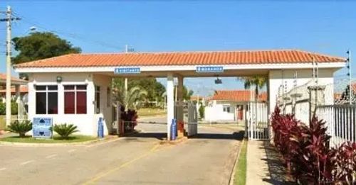 Casa em Condomínio  Conforto, Estilo e Praticidade Esperam por Você Na Av. Américo Figueir