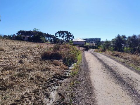 Sítio 4.4 hectares plano próximo de Gramado 