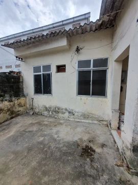 Vendo Casa de Vila com quintal sem Condomínio e isenta de IPTU