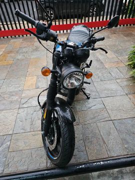Moto Custom impecável