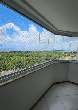 Apartamento amplo na Avenida Soares Lopes