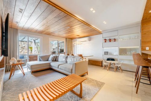 Casa condomínio mobiliada 4 suítes, 2 vagas
