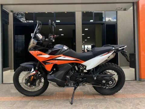 KTM ADVENTURE 890 S 2023.