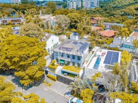 Casa para venda por R$11.000.000,00 ou locação R$70.000,00 no Cidade Jardim - São Paulo.