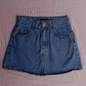 saias jeans, couro e plissada (BRECHÓ)