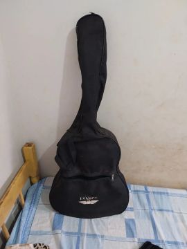 Vendo Violão GIANNINI em perfeito estado de novo 