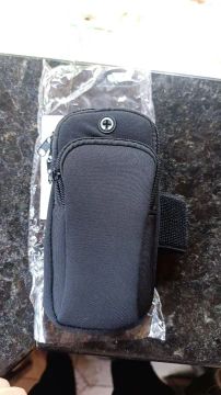 Bolsa de braço porta celular e outros objetos