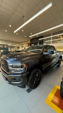 RAM 2500 Laramie Night Edition Cinza 6.7 Turbo Diesel