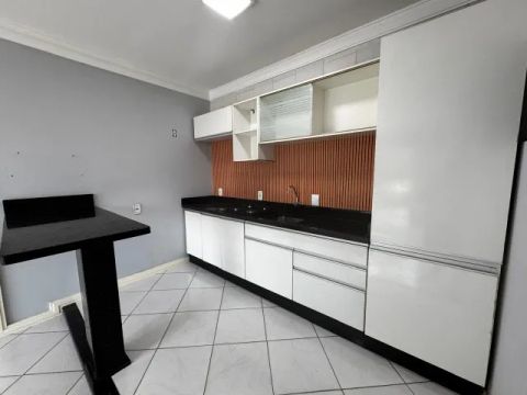 Apartamento semi mobiliado  no Centro de ilhota para locação 