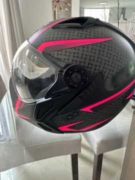 Vendo capacete feminino usado somente 2X