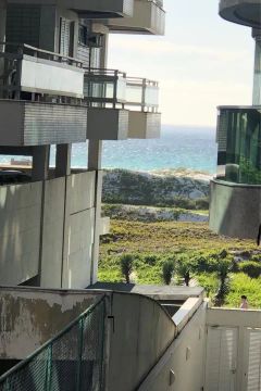 APARTAMENTO TEMPORADA NA PRIMEIRA QUADRA DA PRAIA DO FORTE- CABO FRIO.