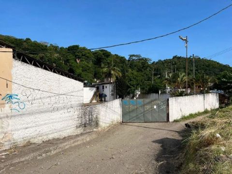 Galpão para alugar de 700m2, FRENTE PARA RJ- 106, Avenida Doutor Eugênio Borges,4505, Rio 