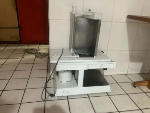 Vende-se Fateadeira de frios 