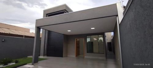 Casa á venda com 3 quartos sendo 1 suíte, piscina no Jardim Parati em Campo Grande - MS