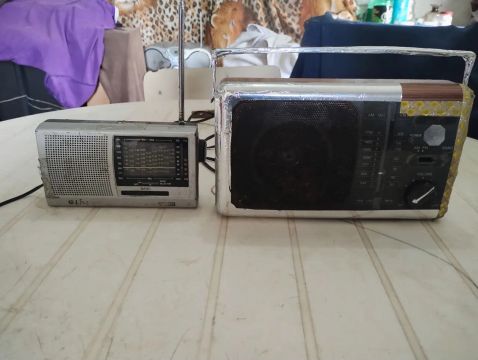 Vendo dóis Rádios antigos funcionando 