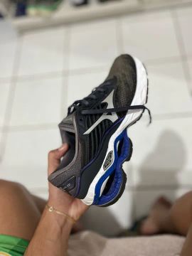 Tênis Mizuno Wave Creation 22