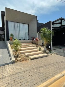 Oportunidade - Casa - Condomínio Residencial Mantiqueira - 2 Dormitórios - 140m².