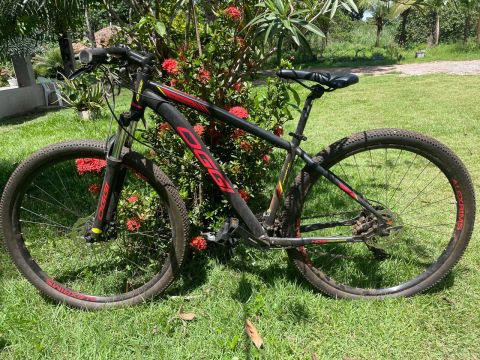 Bicicleta OGGI Hacker HDS Quadro 17 