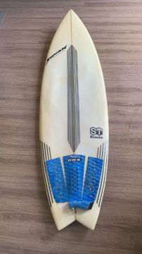 PRANCHA SURF 5'10 19 28L JOVAN