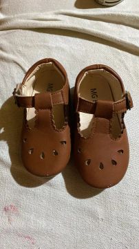 Sapatos infantil marrons para meninas 