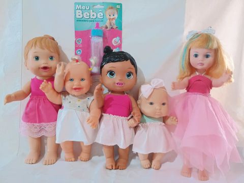 Lote com 5 bonecas de borracha para brincar de mamãe