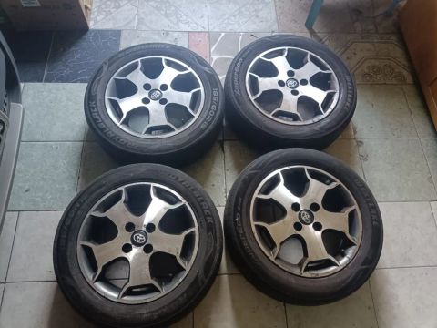 Rodas de liga leve aro 15 original Hyundai. 