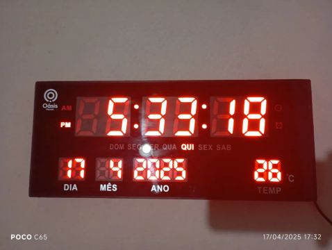 Relógio Digital com Temperatura e Calendário