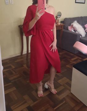 Vestido Vermelho Elegante - Perfeito para Qualquer Ocasião!<br>