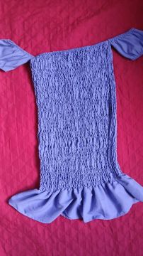 Vestido feminino off-shoulder azul